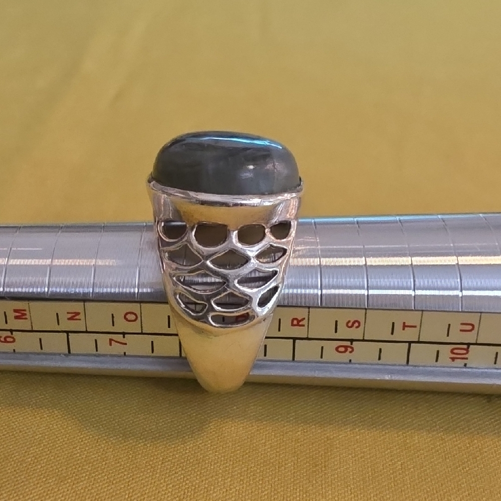 Vintage Ring Features A Large, Round Labradorite … - image 8